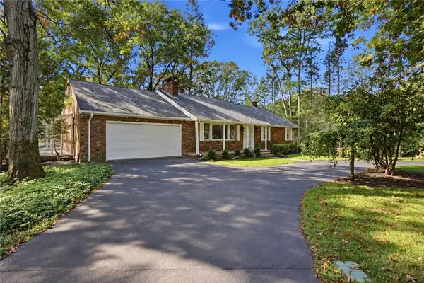 82 Mapleville Road, Smithfield, RI 02828