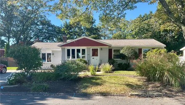 61 Calderwood Drive, Warwick, RI 02886