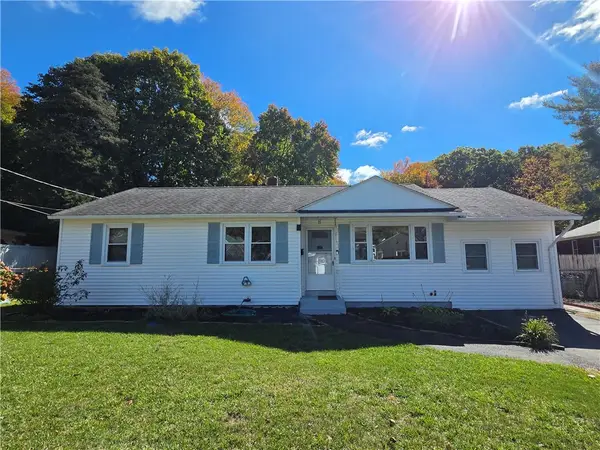 11 Dupont Circle, North Kingstown, RI 02852
