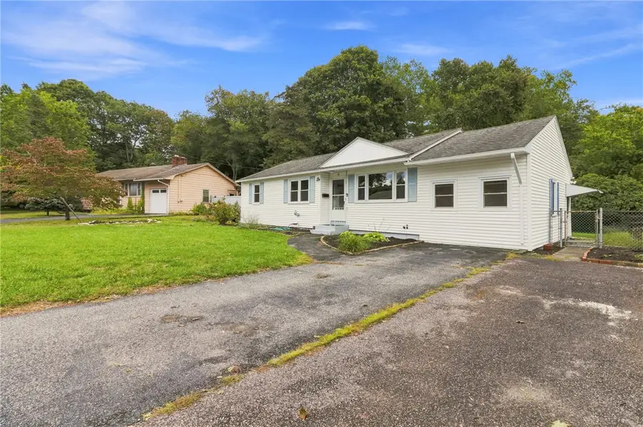 11 Dupont Circle, North Kingstown, RI 02852 - #3
