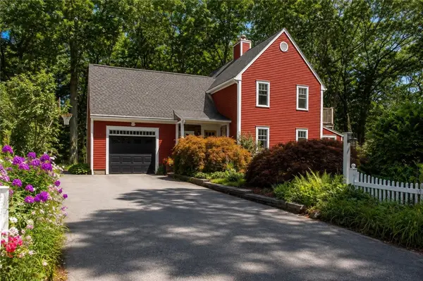 44 Verdant Circle, North Kingstown, RI 02852