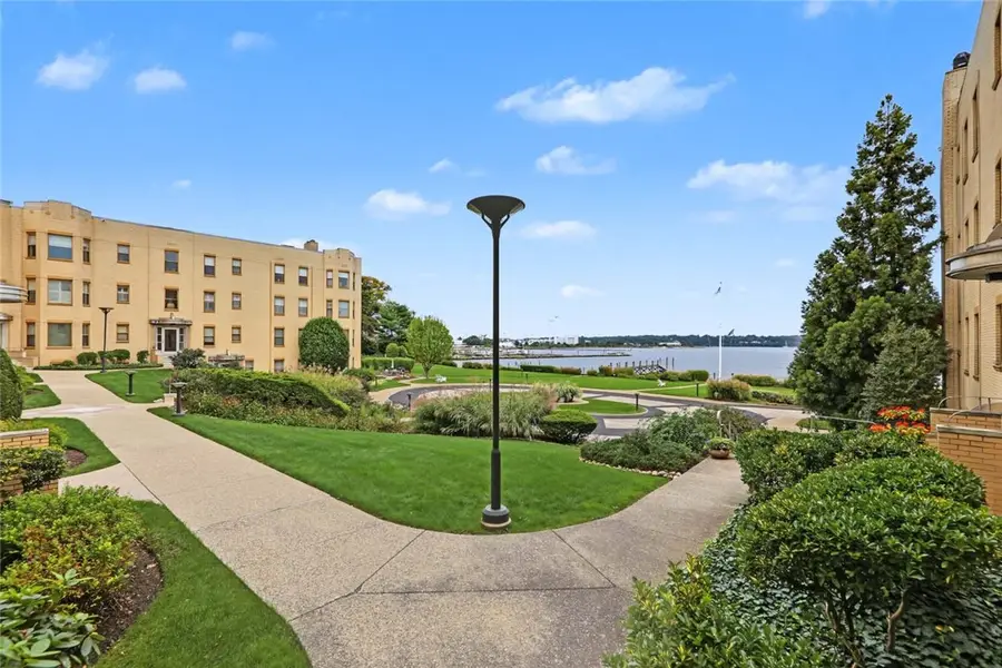 1180 Narragansett Boulevard #F5, Cranston, RI 02905 - #2