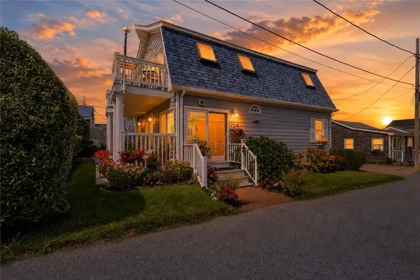13 Lane Five, Narragansett, RI 02882
