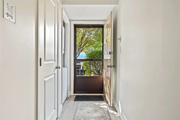 650 East Greenwich Avenue #2-111, West Warwick, RI 02893