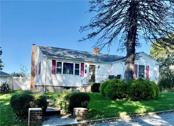 52 Grinnell Avenue, Tiverton, RI 02878