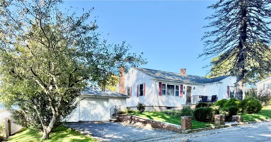 52 Grinnell Avenue, Tiverton, RI 02878 - #2
