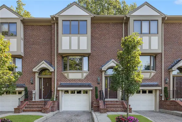 203 Dean Ridge Court, Cranston, RI 02920