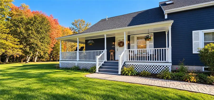 424 Buxton Street, North Smithfield, RI 02896 - #2