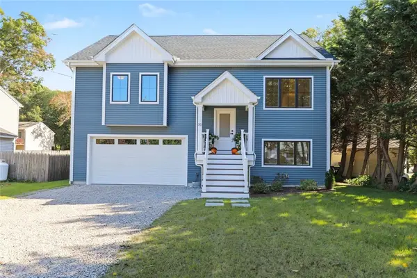 31 Huckleberry Trail, Narragansett, RI 02874