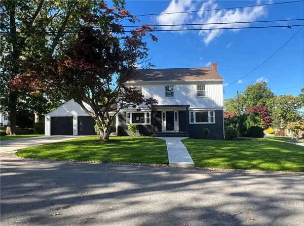 87 Glenmere Drive Drive, Cranston, RI 02920