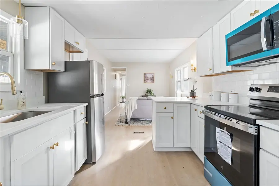 242 Manton Street, Pawtucket, RI 02861 - #3