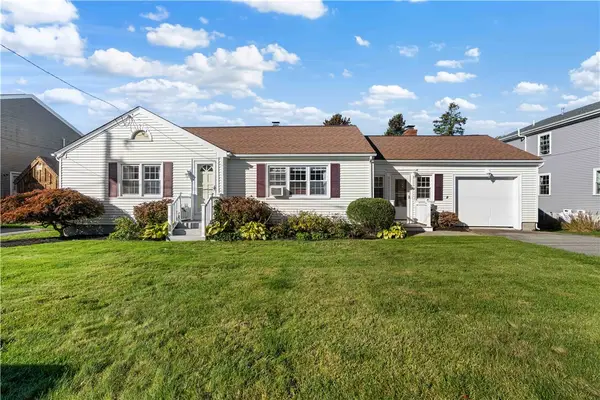 8 Wheeler Avenue, Bristol, RI 02809