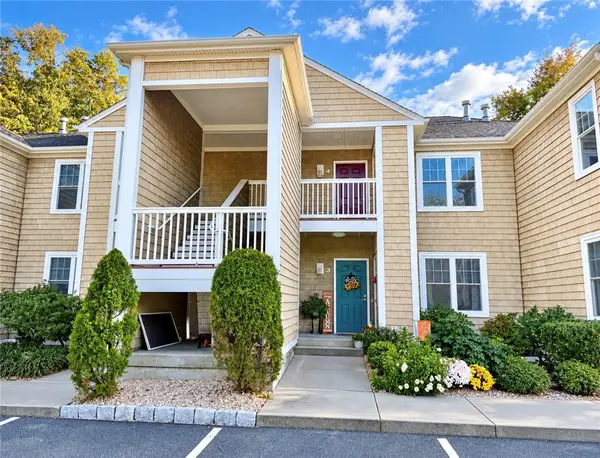 70 Turner Street #B-4, Warwick, RI 02886