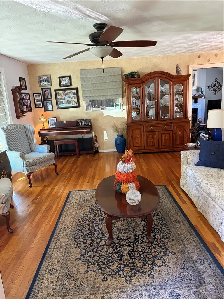 3 Oak Street, Johnston, RI 02919 - #2