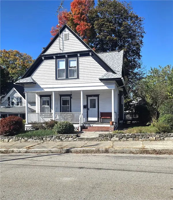 26 Collins Street, Woonsocket, RI 02895