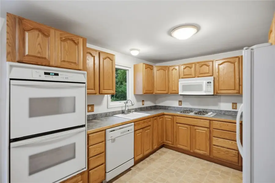 5 Vanderbilt Terrace, Coventry, RI 02816 - #3