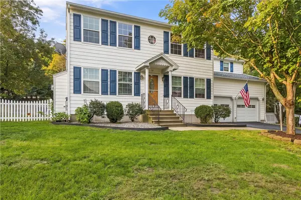 18 Pineridge Drive, Smithfield, RI 02917