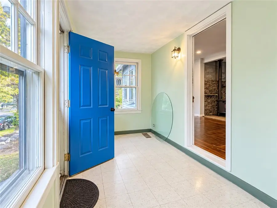 24 Vintner Avenue, Riverside, RI 02915 - #3