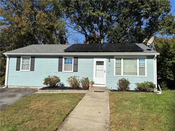 17 Warren Court, Cranston, RI 02920