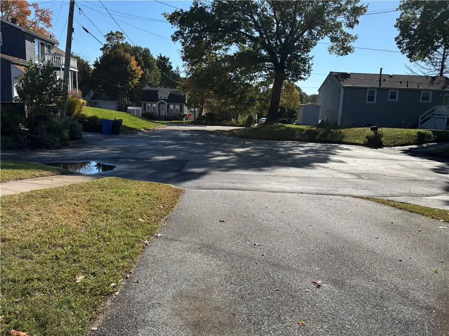 17 Warren Court, Cranston, RI 02920 - #2