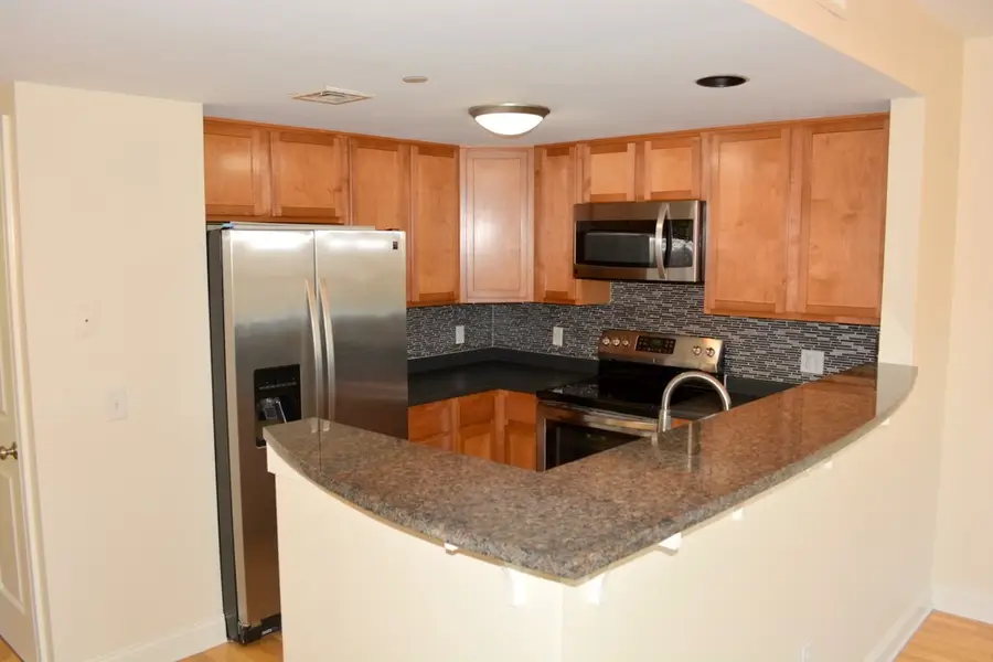 231 Douglas Avenue #10, Providence, RI 02908 - #3