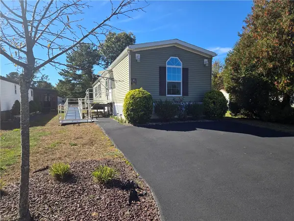 73 Wright Way, Coventry, RI 02816