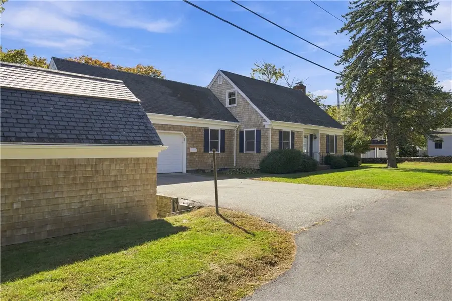 32 Bliss Mine Road, Middletown, RI 02842 - #3
