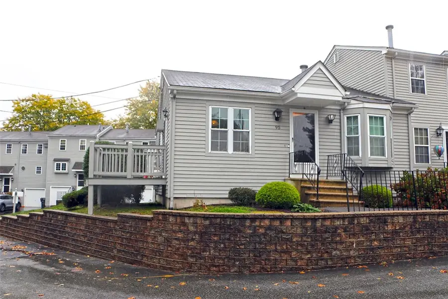 565 Quaker Lane #95, West Warwick, RI 02893 - #2