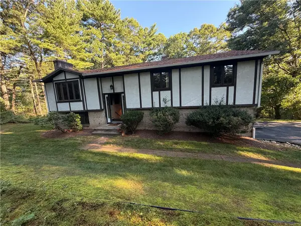 162 Lake Drive, West Greenwich, RI 02817