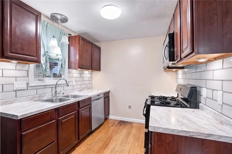 33 Huldah Street, Providence, RI 02909 - #3