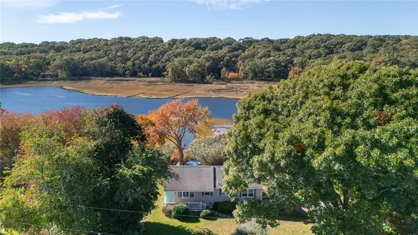 74 Circuit Drive, Narragansett, RI 02882