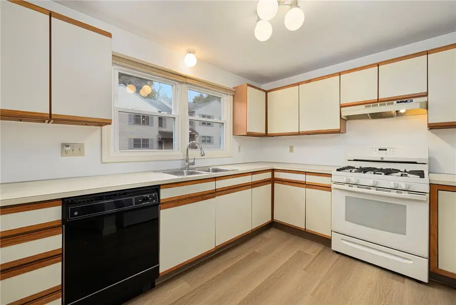 1603 Plainfield Pike #E7, Johnston, RI 02919 - #2