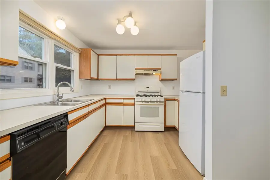 1603 Plainfield Pike #E7, Johnston, RI 02919 - #3
