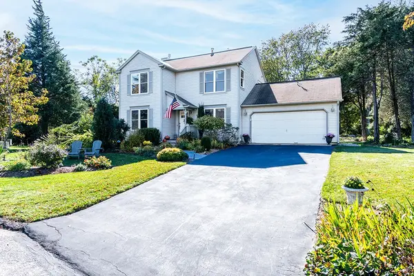 39 Deer Ridge Way, South Kingstown, RI 02879