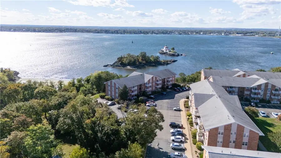 37 Bullocks Point Avenue #1B, Riverside, RI 02915 - #2