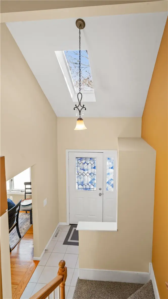 9 Canary Court, West Warwick, RI 02893 - #3
