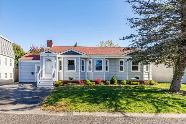 26 Keeher Avenue, Newport, RI 02840