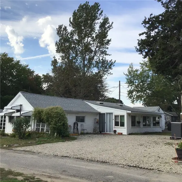 29 West Budlong Farm Road, Warwick, RI 02886