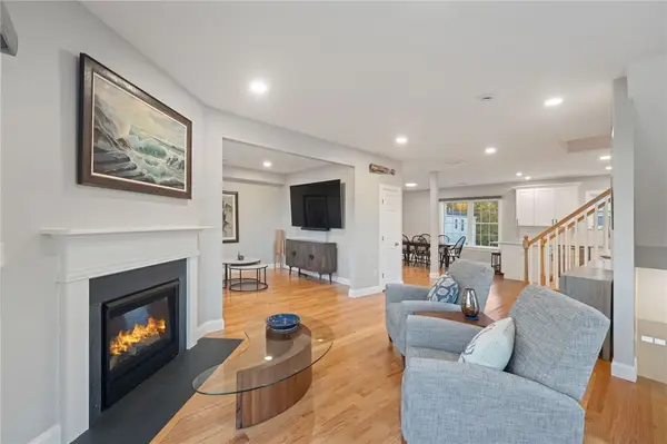 1 Old County Village Way #E, Smithfield, RI 02917