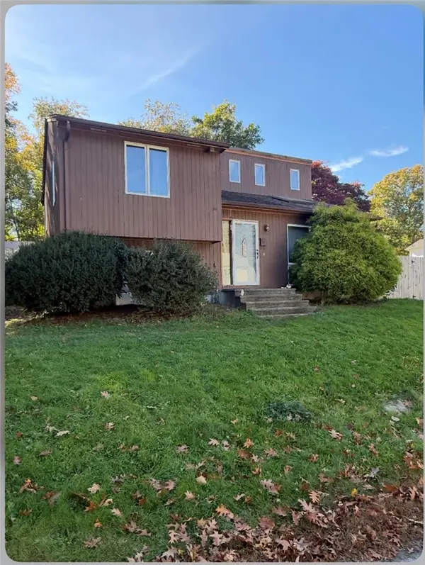 30 Ames Street, Coventry, RI 02816