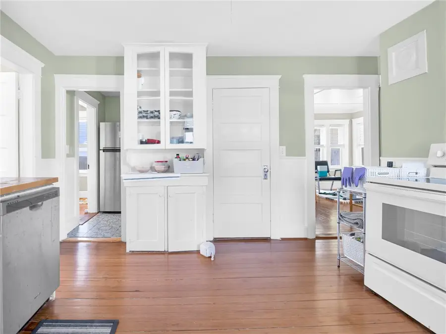 116 Bishop Avenue, Rumford, RI 02916 - #3