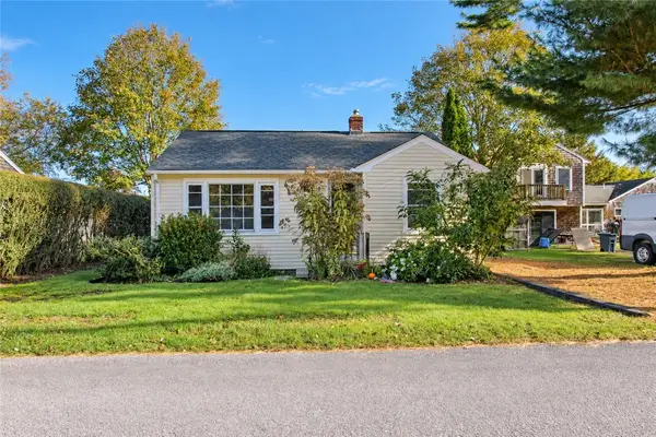 39 Green Kinyon Driftway, Narragansett, RI 02882