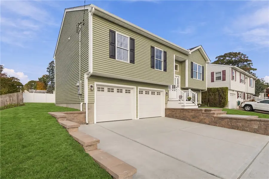 36 Vineyard Avenue, Cumberland, RI 02864 - #3
