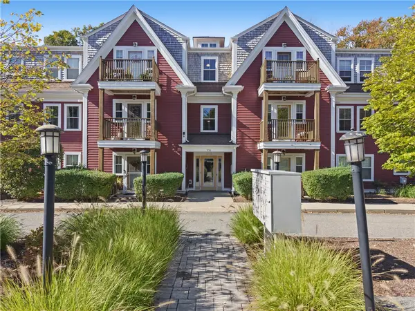 751 Metacom Avenue #10, Bristol, RI 02809
