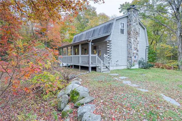 210 Plainfield Pike, Foster, RI 02825