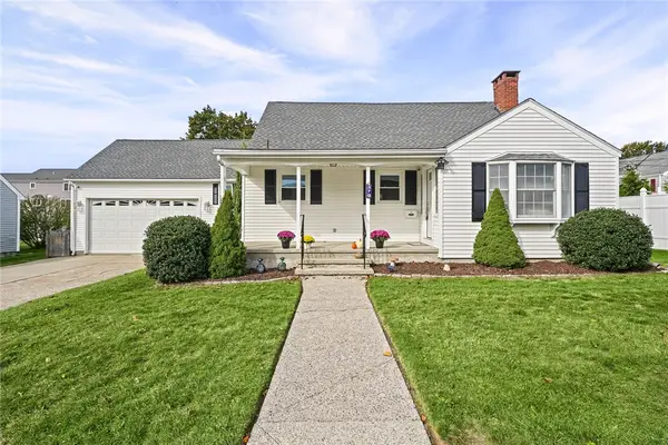 379 Dover Avenue, East Providence, RI 02914