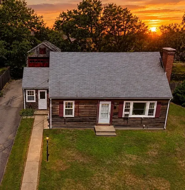 73 Lindy Avenue, East Providence, RI 02915