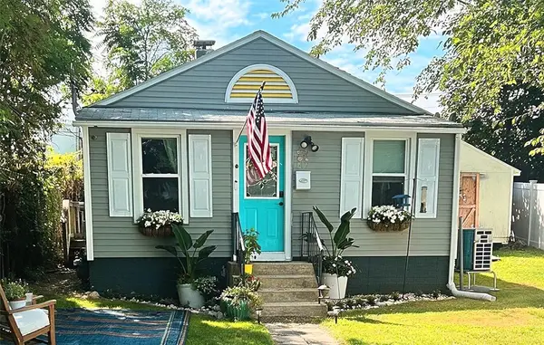 147 Aborn Avenue, Warwick, RI 02888