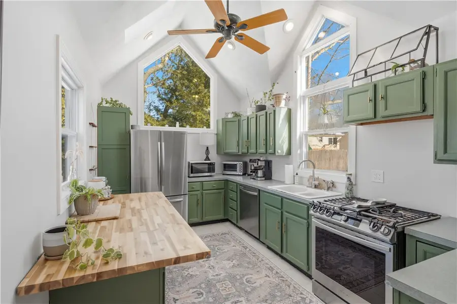 11 Heights Avenue, Warwick, RI 02889 - #2