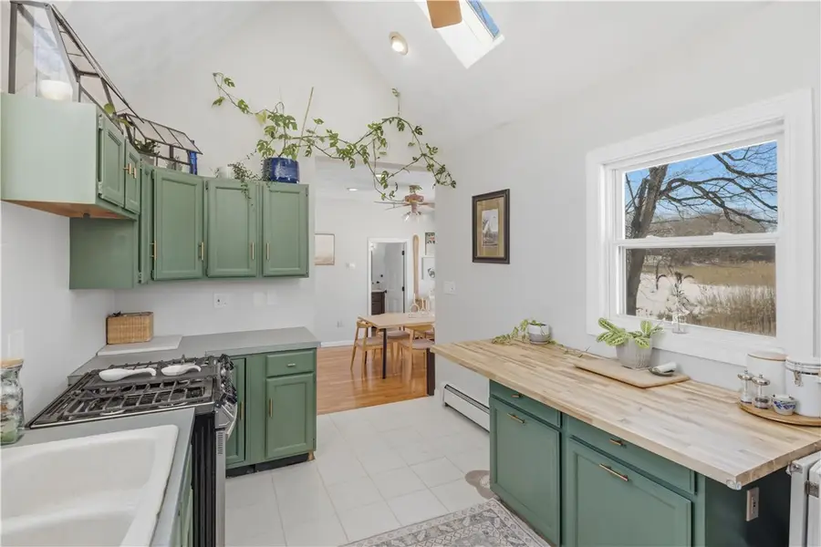 11 Heights Avenue, Warwick, RI 02889 - #3